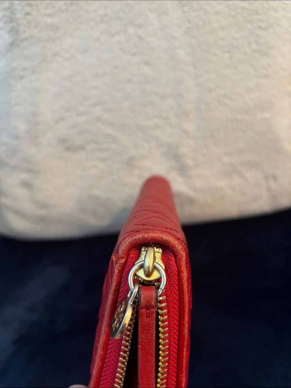 Tory Burch Quilted Red Zip-Around Leather Wallet with Logo - Picture 5 of 6